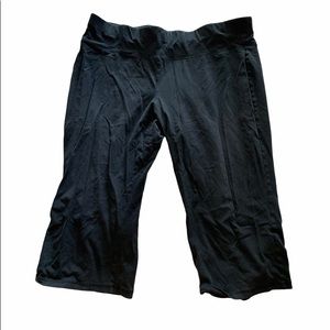 Lot of 4 Lane Bryant/LIVI black capris